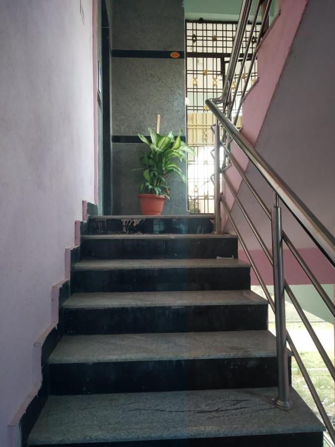 Sls Homestay - Luxury Ac Service Apartments 1Bhk, 2Bhk, 3Bhk - Direct Flyover To Alipiri Tirumala Gate - Walk To Ps4 Pure Veg Restaurants, Supermarkets - Near To National Highway & Padmavathi Amma Temple - Modular Kitchen, Living Room -Free Superfast Tirupati Exterior foto