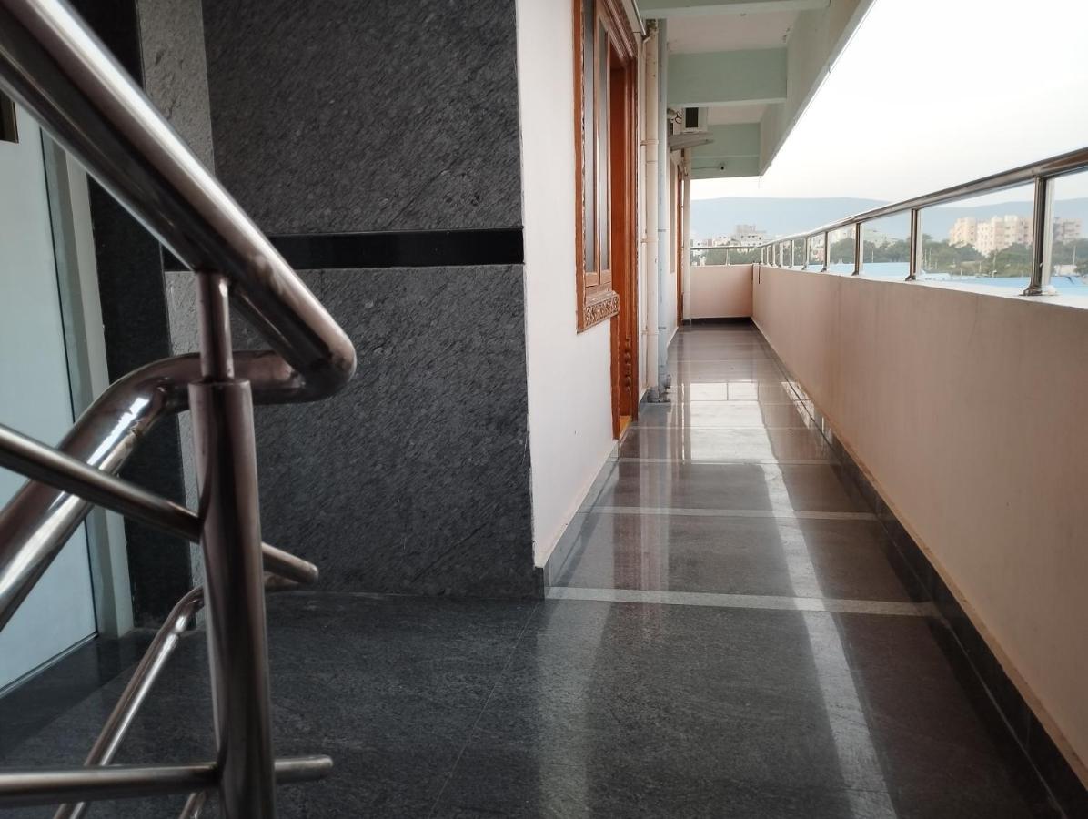 Sls Homestay - Luxury Ac Service Apartments 1Bhk, 2Bhk, 3Bhk - Direct Flyover To Alipiri Tirumala Gate - Walk To Ps4 Pure Veg Restaurants, Supermarkets - Near To National Highway & Padmavathi Amma Temple - Modular Kitchen, Living Room -Free Superfast Tirupati Exterior foto