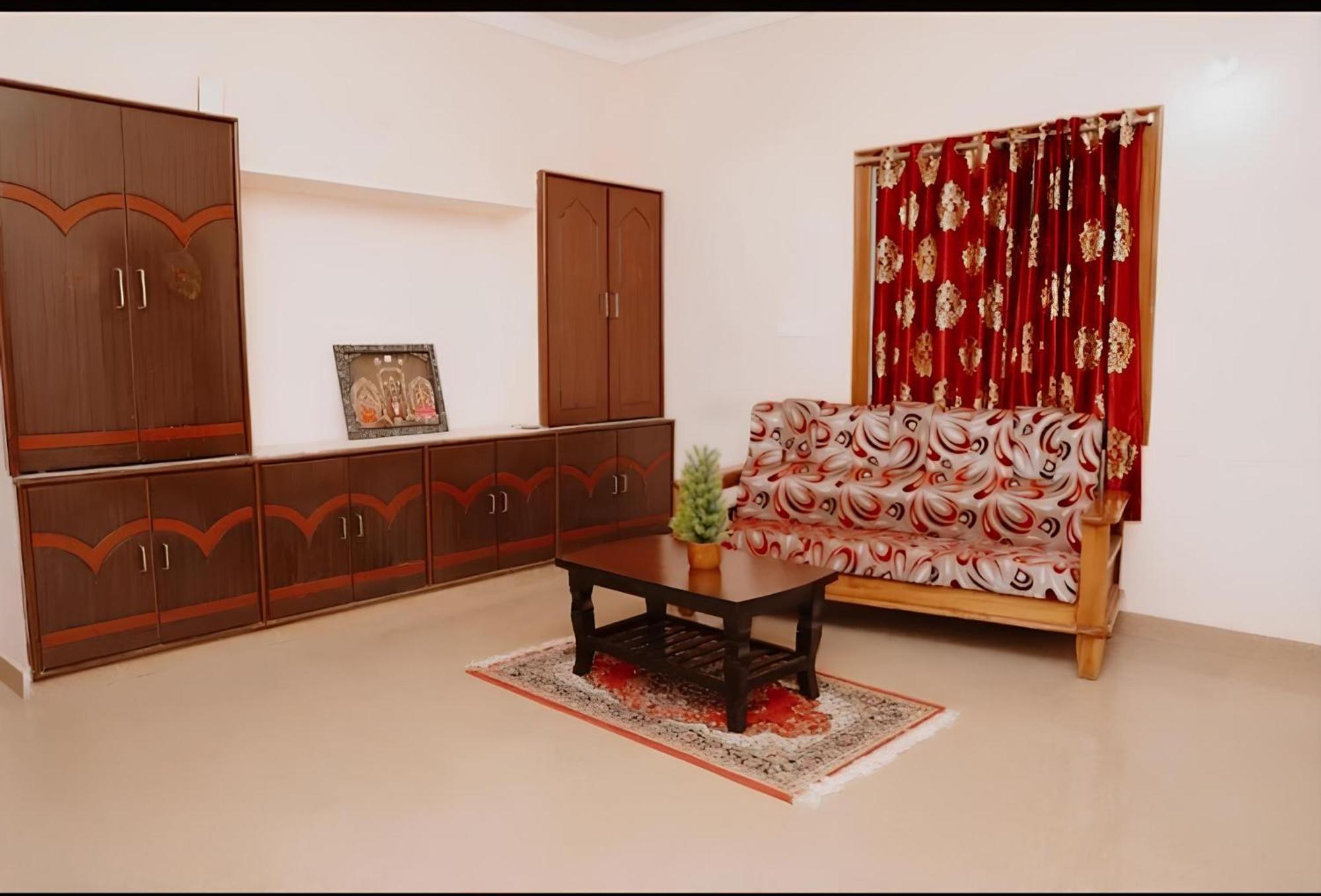 Sls Homestay - Luxury Ac Service Apartments 1Bhk, 2Bhk, 3Bhk - Direct Flyover To Alipiri Tirumala Gate - Walk To Ps4 Pure Veg Restaurants, Supermarkets - Near To National Highway & Padmavathi Amma Temple - Modular Kitchen, Living Room -Free Superfast Tirupati Exterior foto